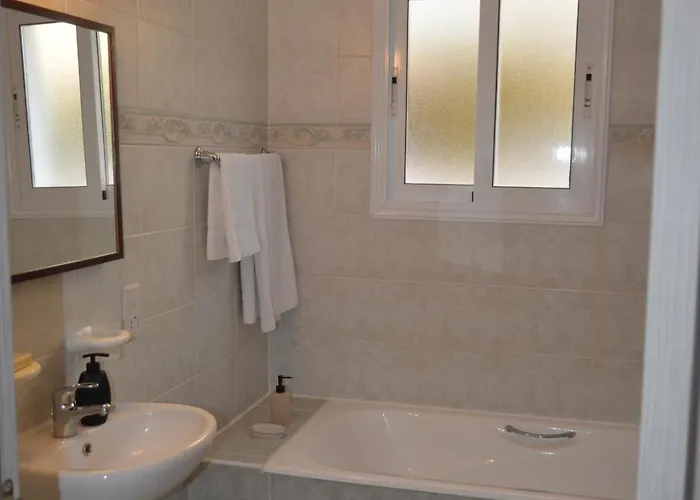 Nea Grove Apartmán *